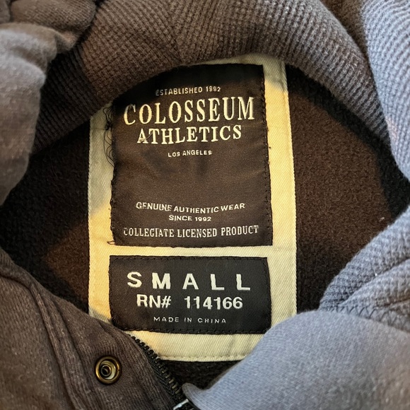 Women’s Wyoming Hoodie. Thick, heavy hoodie. Size Small. Gray in color. - Picture 5 of 5